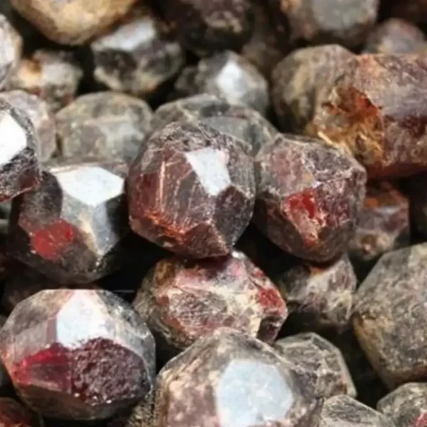 Raw Red Garnet Crystal – Natural Healing Stone for Passion, Strength & Spiritual Growth (Rough Mineral Specimen) - Image 3