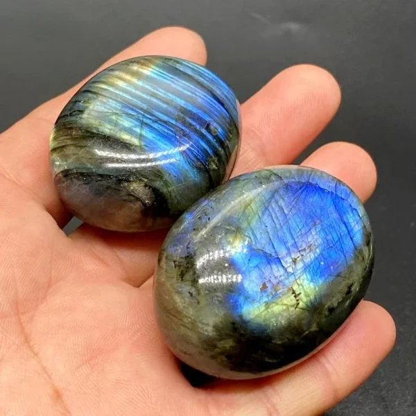 Unleash Your Inner Glow: Natural Labradorite Moonlight Stone - Image 2